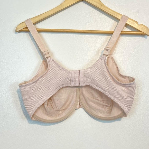 EUC Wacoal Visual Effects Minimizer Bra - Picture 6 of 8